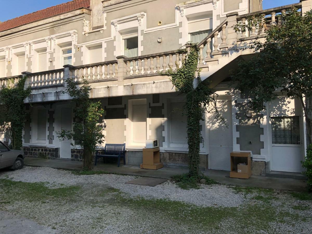 Aux Thermes แซ็ง-อาร์มองด์-เลส์-ซูว์ ภายนอก รูปภาพ
